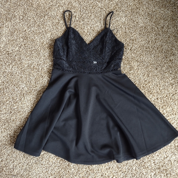 NWT Francesca's Black Ladder Trim Mini Dress - Picture 1 of 7